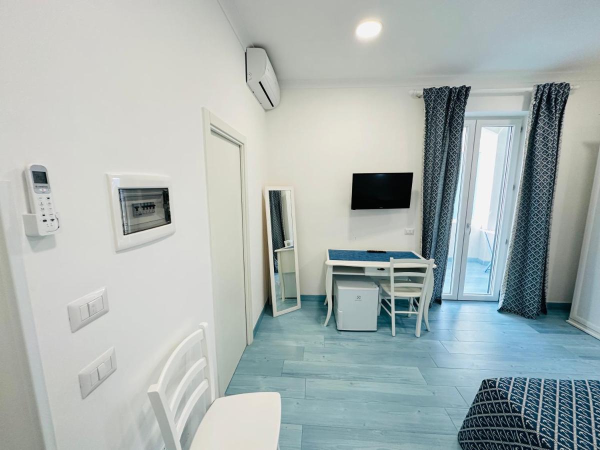 Sky Ponza - Immobilevante Luaran gambar