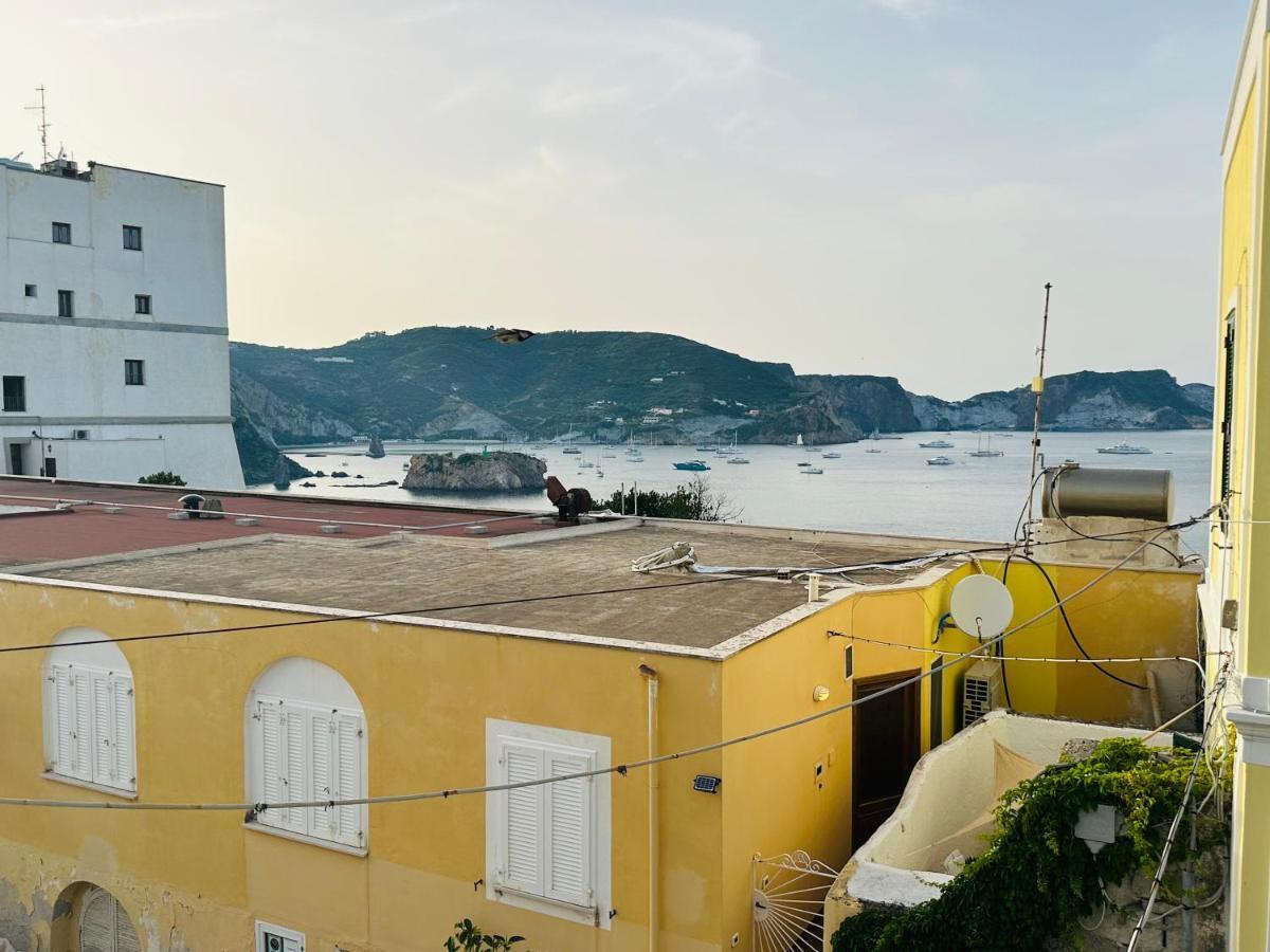 Sky Ponza - Immobilevante Luaran gambar